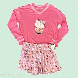 NWT•Sanrio Hello Kitty Fall Theme Pajama Set. Small (pit to pit 20.5 in)